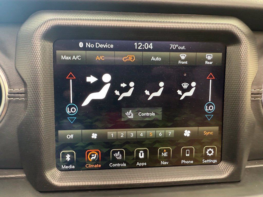 Used 2023 Jeep Wrangler Unlimited Sahara w/ Cold Weather Group AWD/4WD image 43