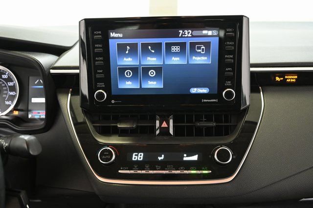 Used 2022 Toyota Corolla LE image 5