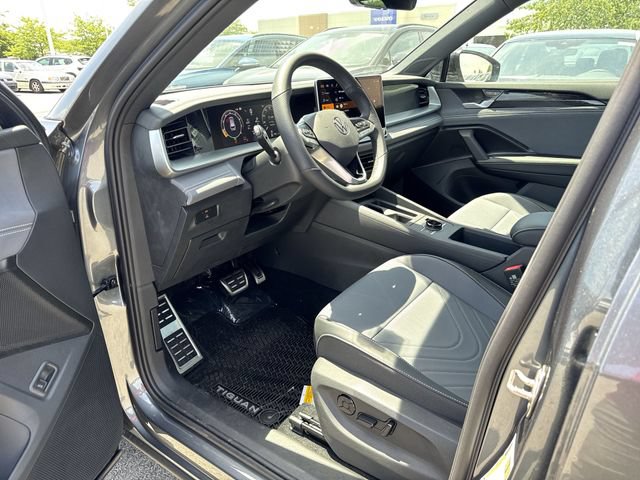 New 2026 Volkswagen Tiguan SE R-Line AWD/4WD image 10