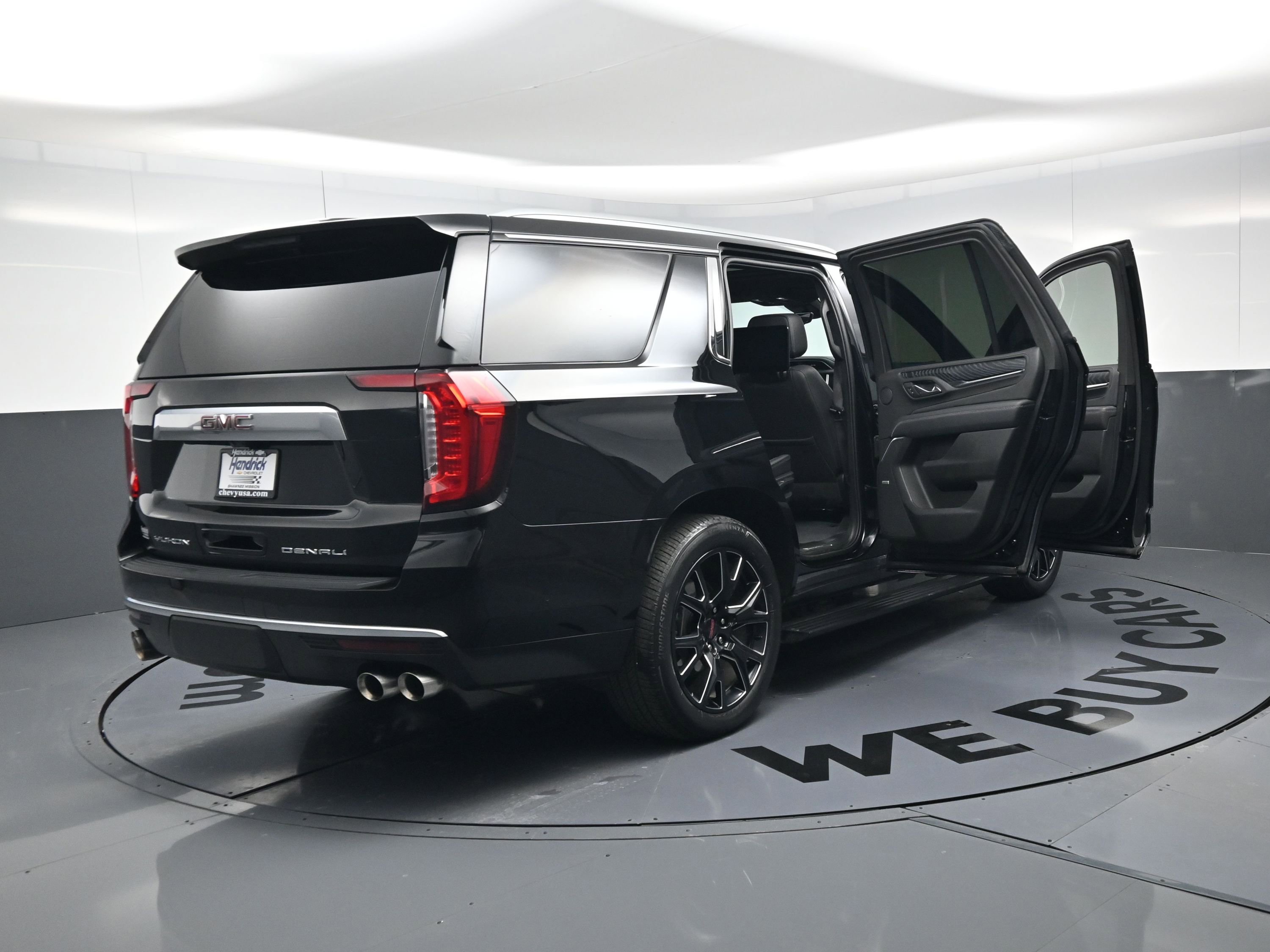 Used 2023 GMC Yukon Denali w/ Advanced Technology Package image 27