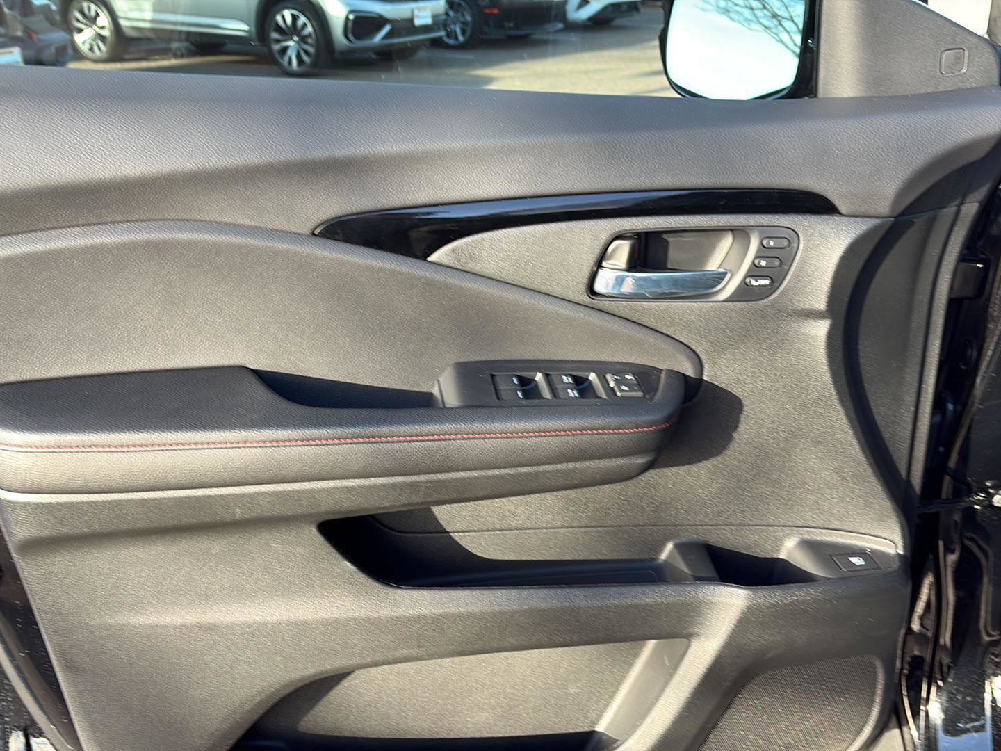 Certified 2025 Honda Ridgeline Black Edition image 13