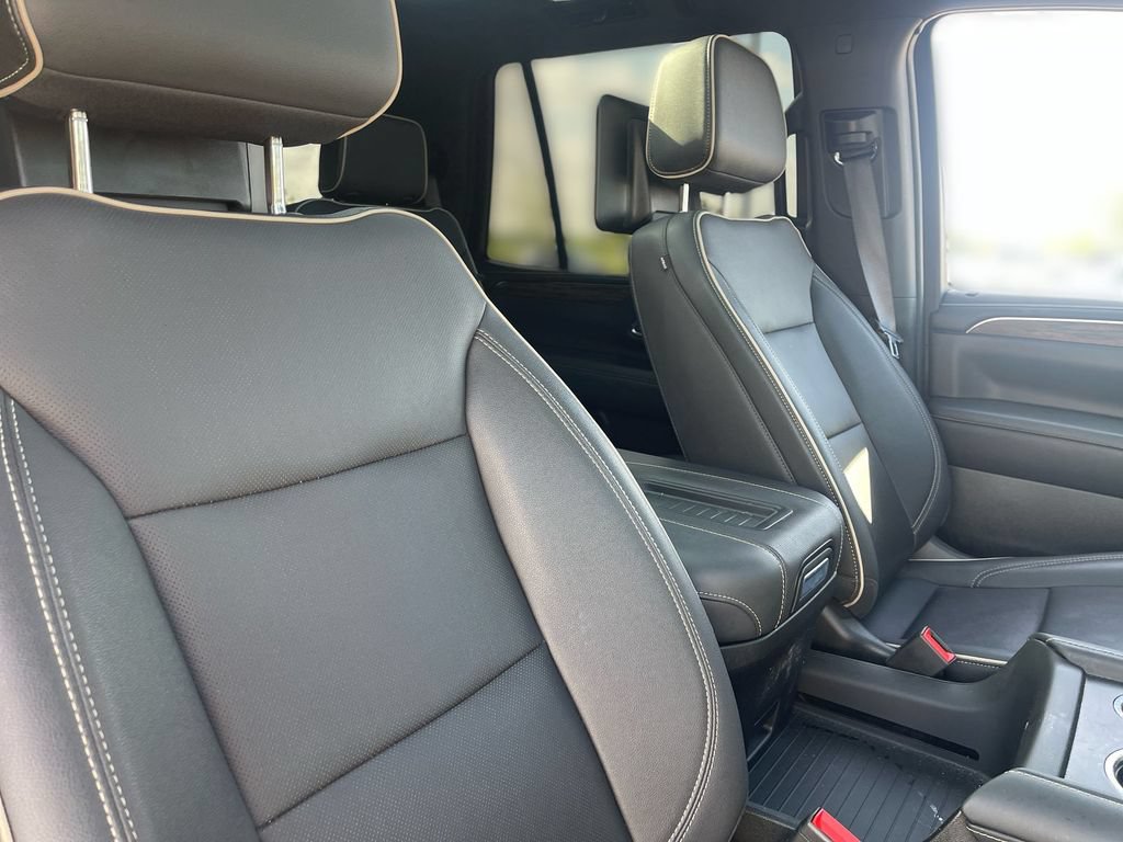 Used 2023 Chevrolet Tahoe Premier w/ Advanced Technology Package AWD/4WD image 34