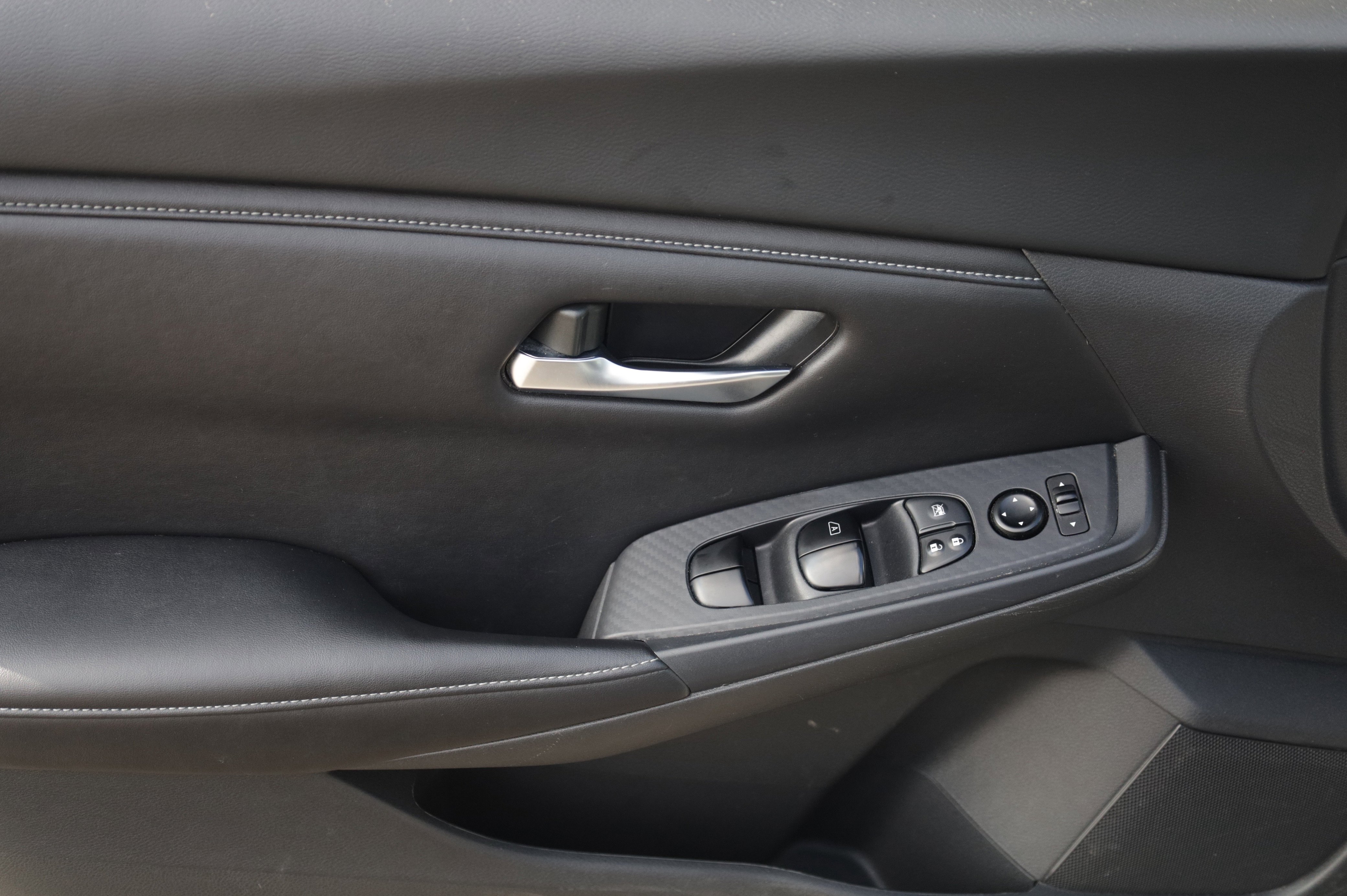 Used 2024 Nissan Sentra SV FWD image 18
