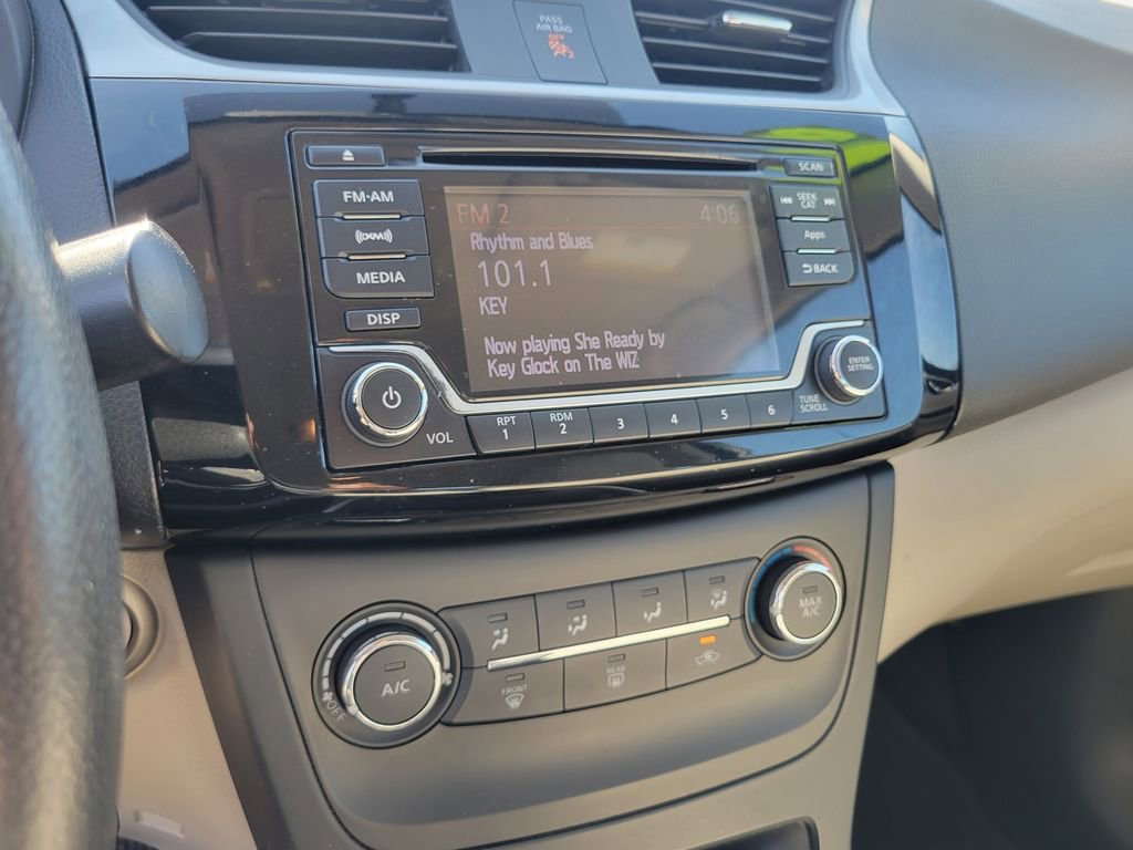 Used 2016 Nissan Sentra SV image 24