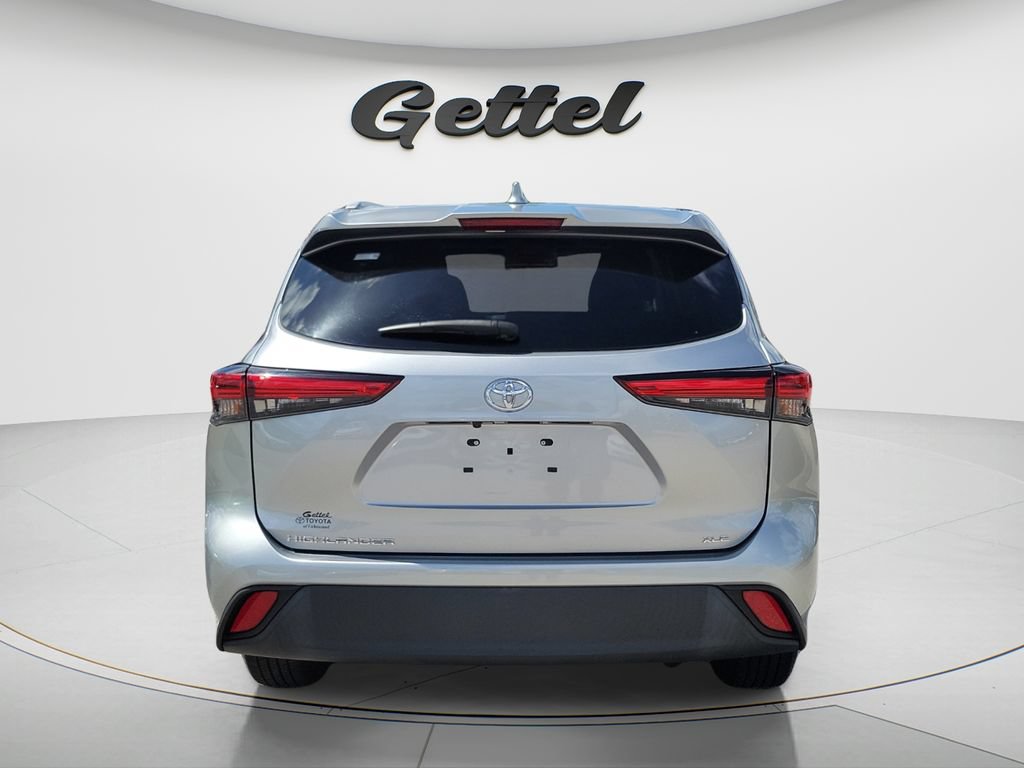 Used 2022 Toyota Highlander XLE FWD image 7