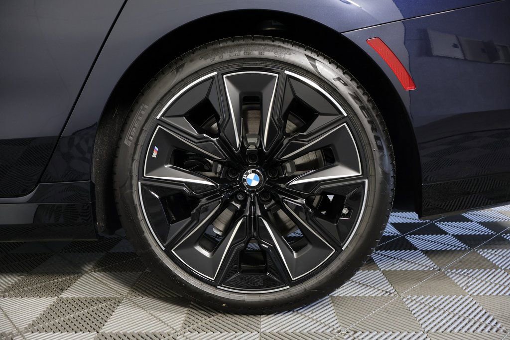 New 2026 BMW 740i w/ Premium Package image 10