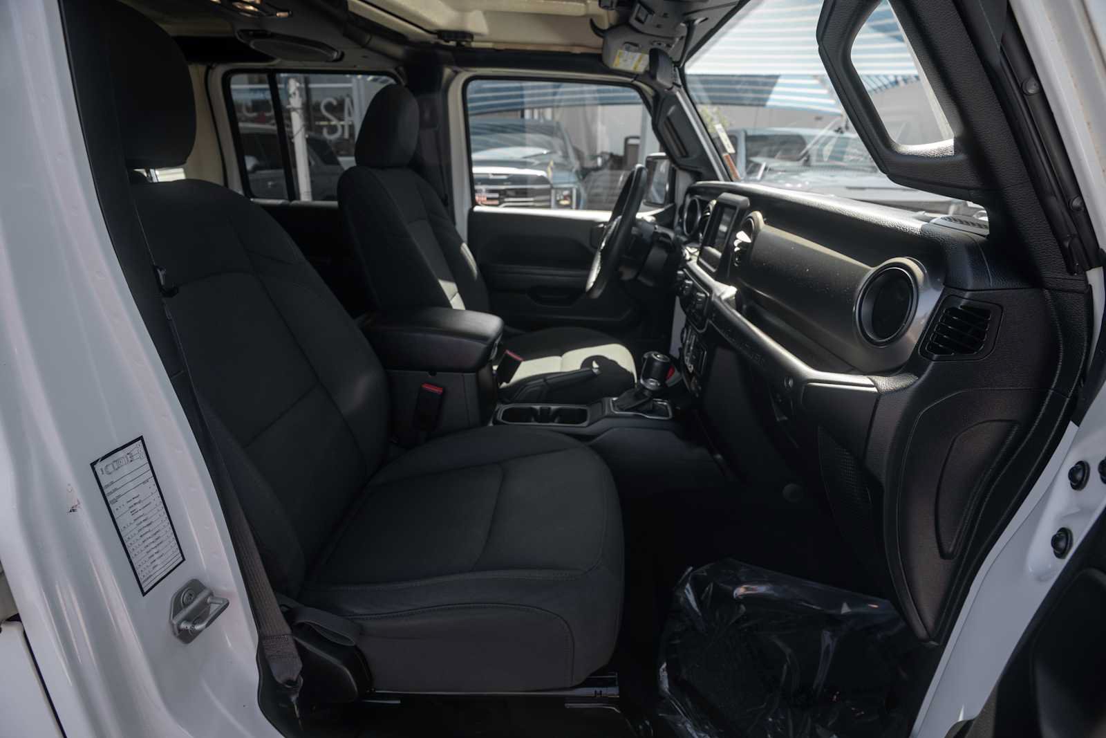 Used 2023 Jeep Wrangler Unlimited Sport AWD/4WD image 11