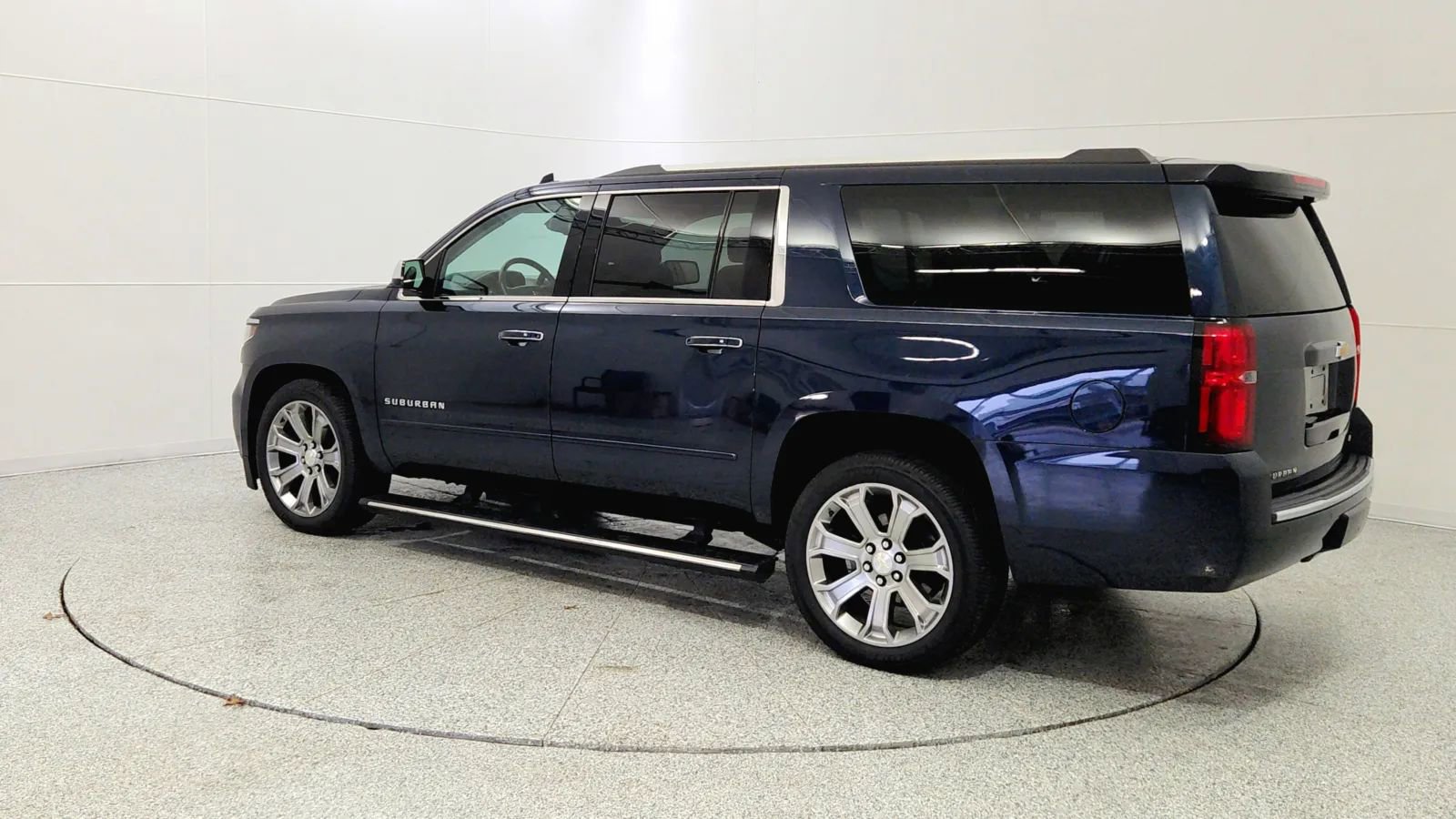Used 2018 Chevrolet Suburban Premier image 5