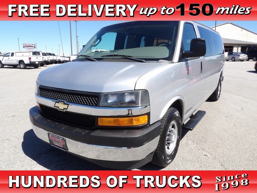 Used 2017 Chevrolet Express 3500 LT w/ LT Preferred Equipment Group RWD image 1