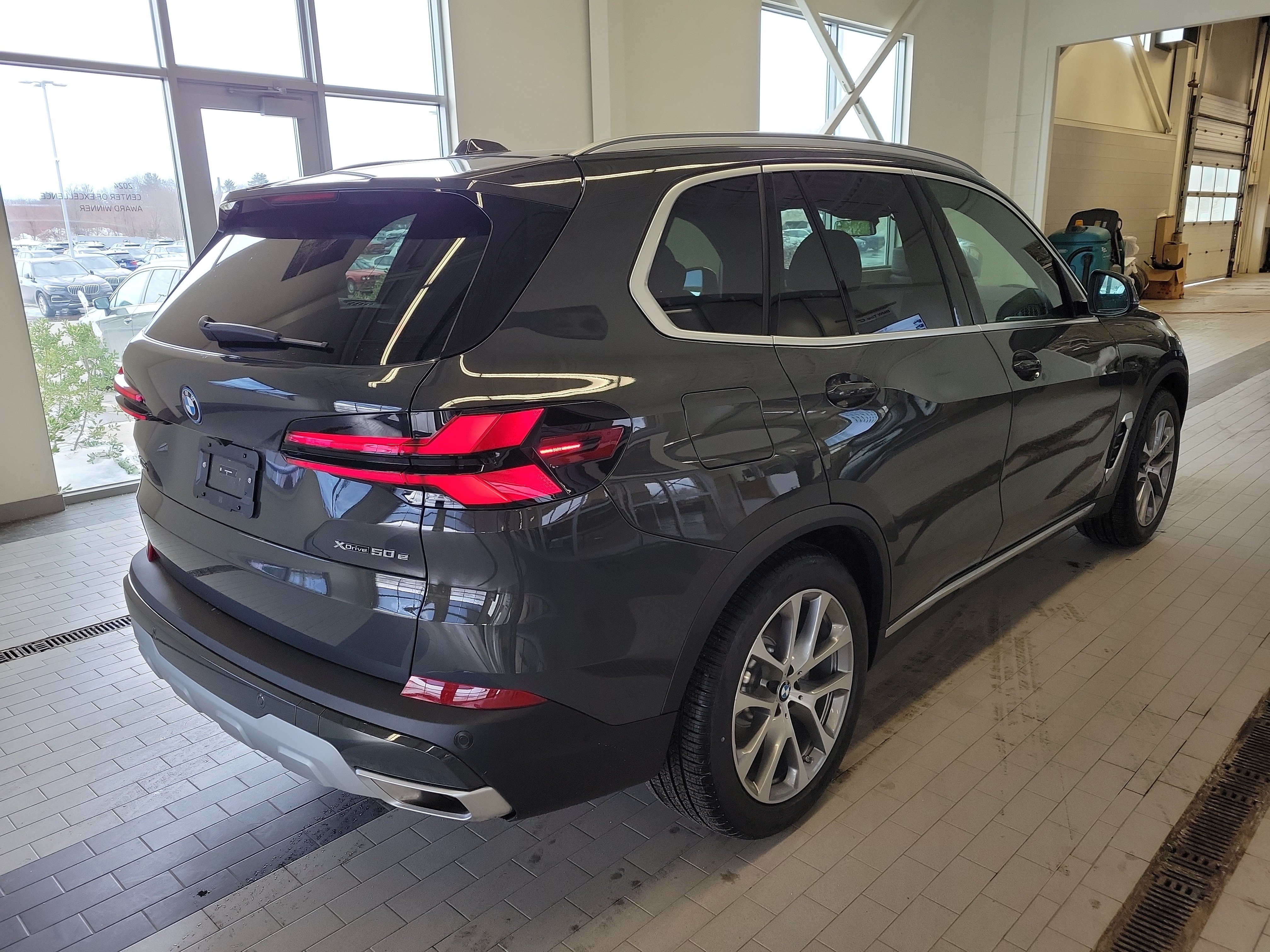Used 2026 BMW X5 xDrive50e AWD/4WD image 5