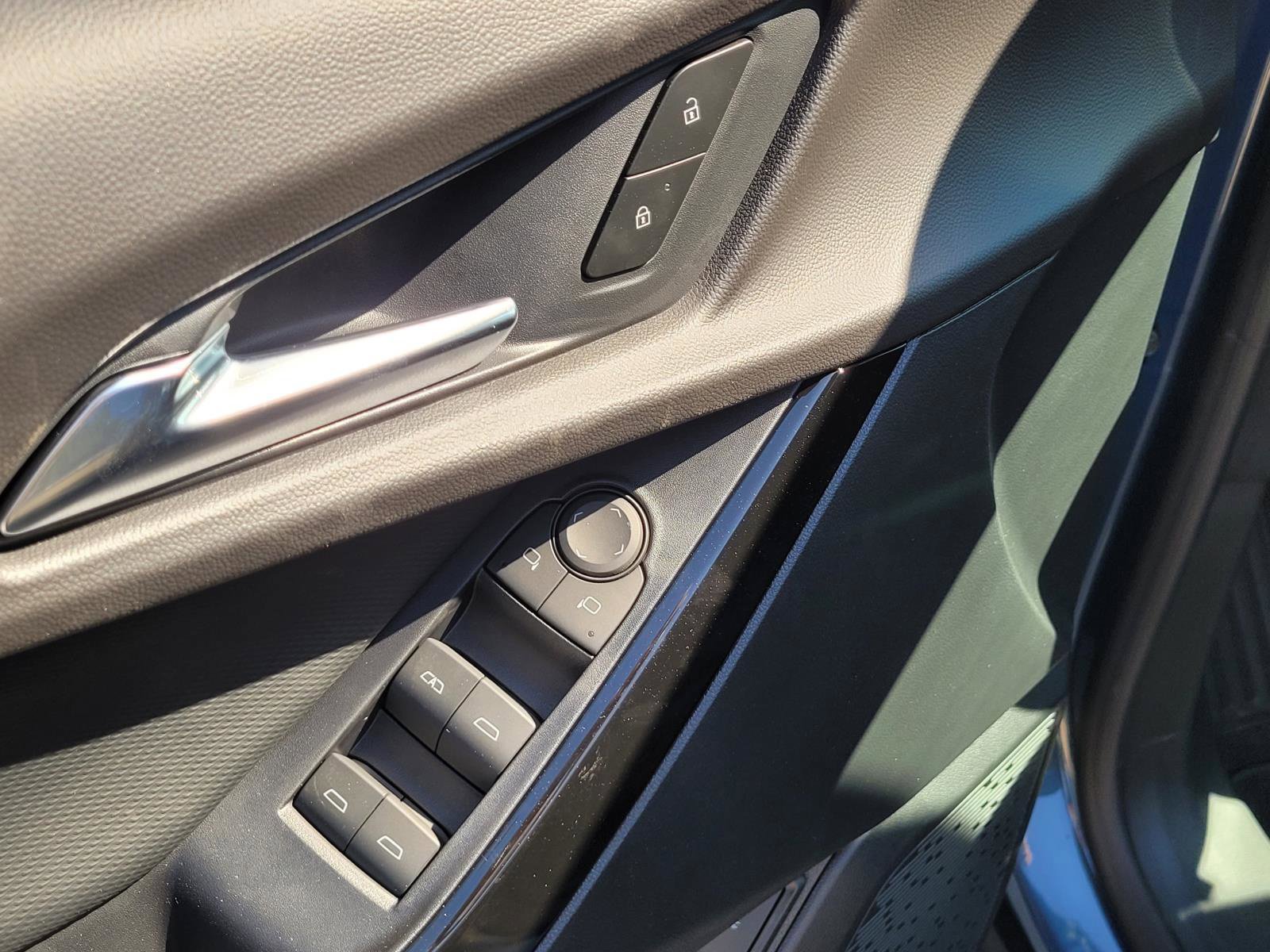 New 2027 Chevrolet Equinox LT w/ Convenience Package II FWD image 15