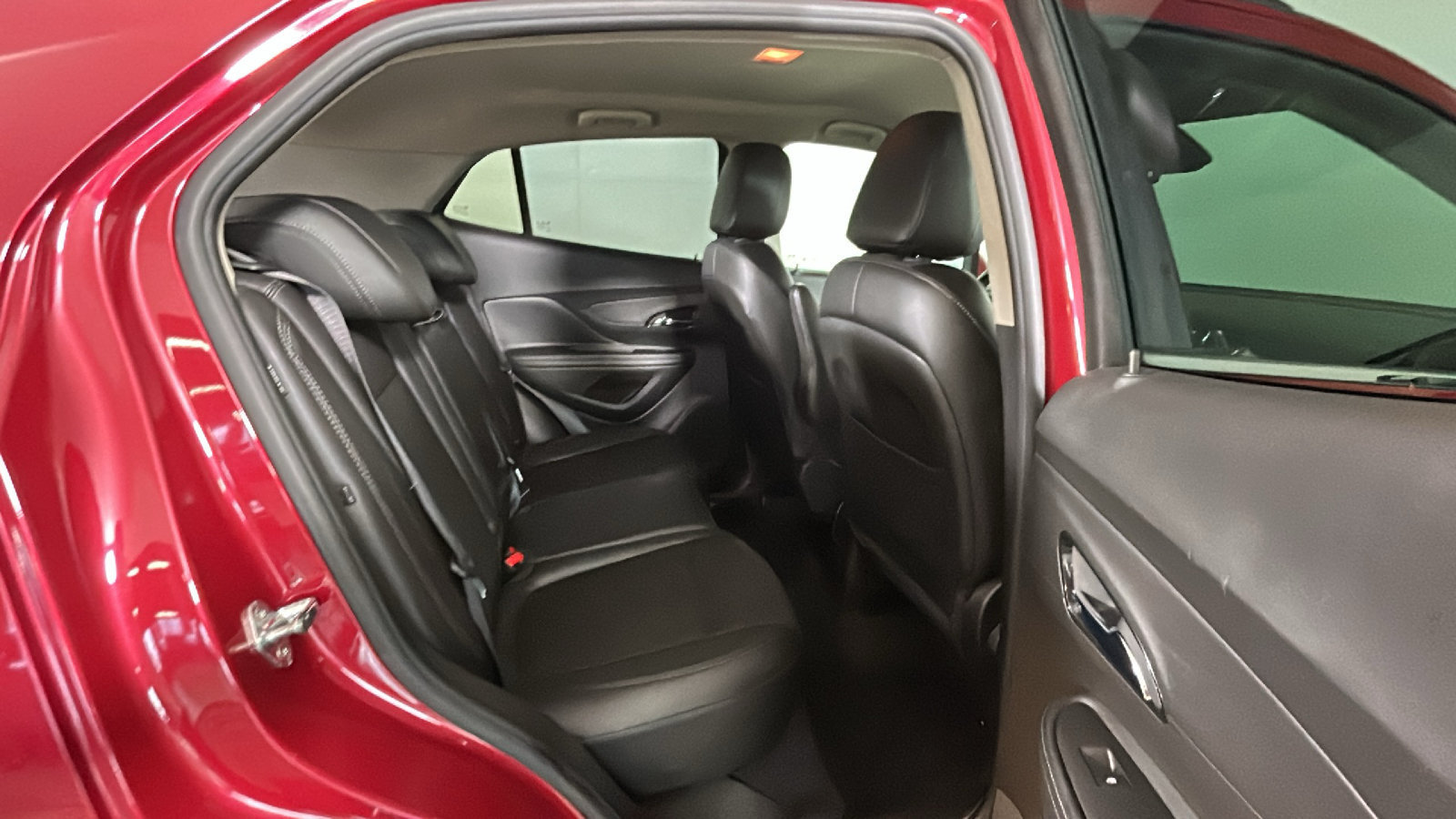 Used 2019 Buick Encore Preferred AWD/4WD image 36