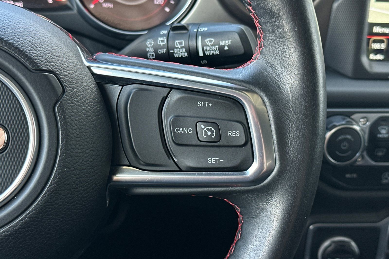 Used 2018 Jeep Wrangler Unlimited Rubicon AWD/4WD image 27