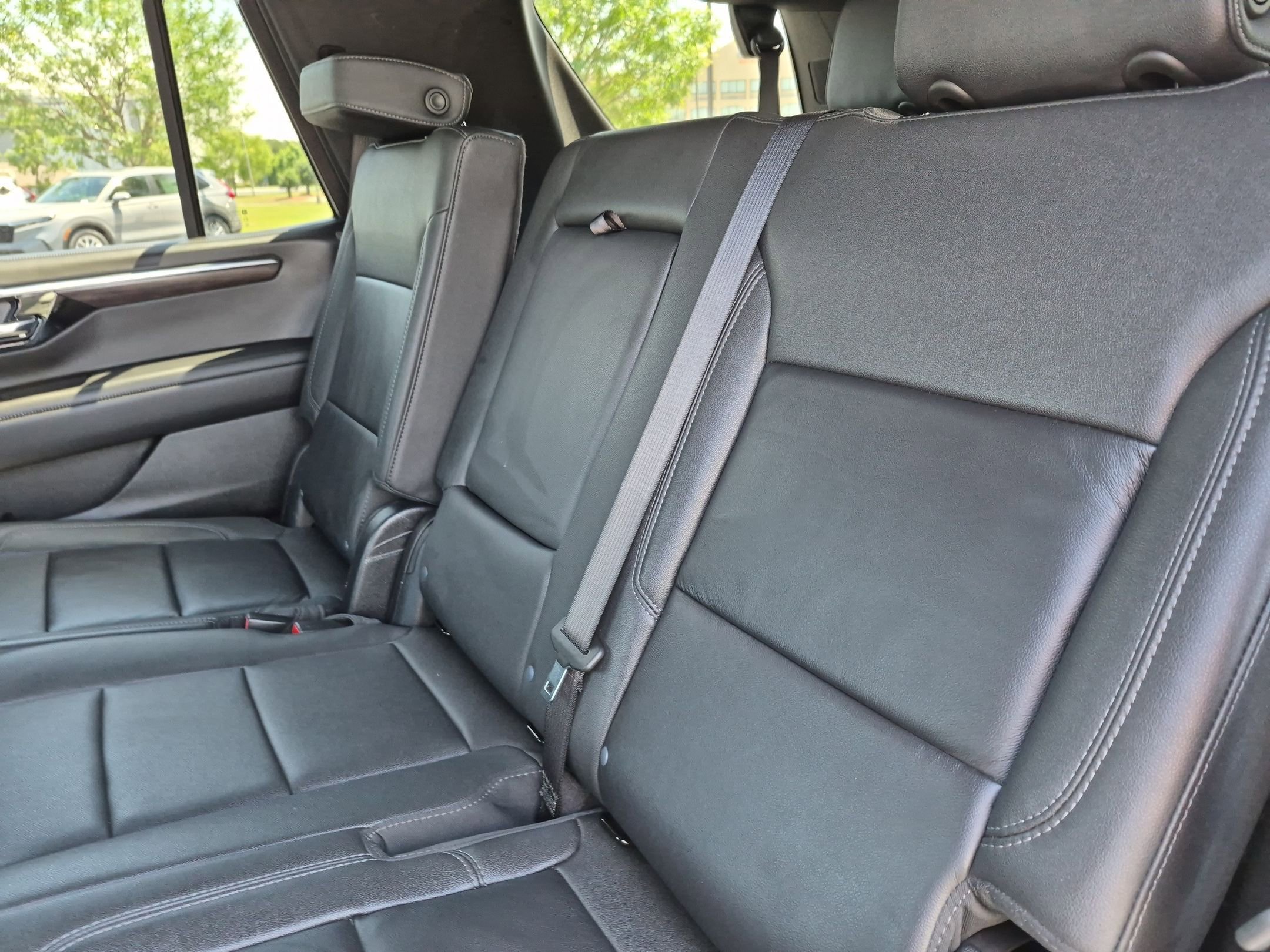 Used 2025 Chevrolet Tahoe LT AWD/4WD image 31