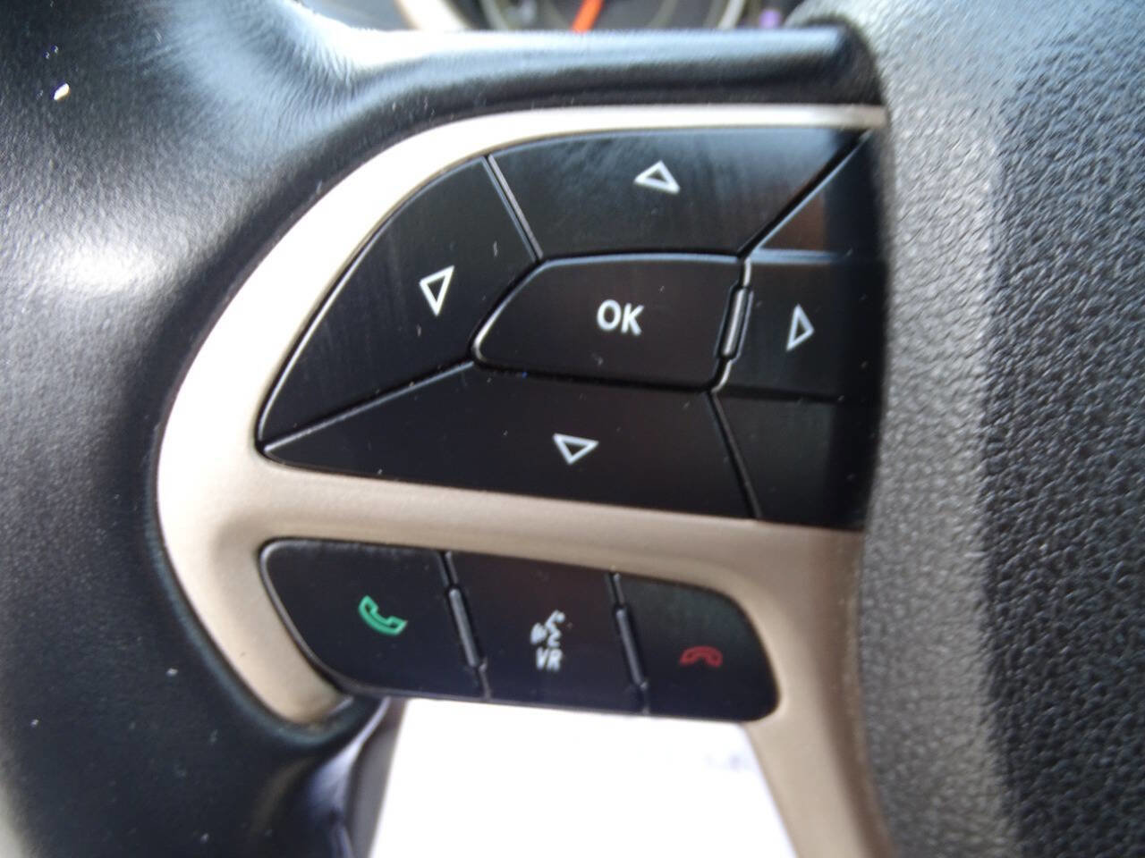 Used 2018 Jeep Cherokee Sport w/ Cold Weather Group AWD/4WD image 14