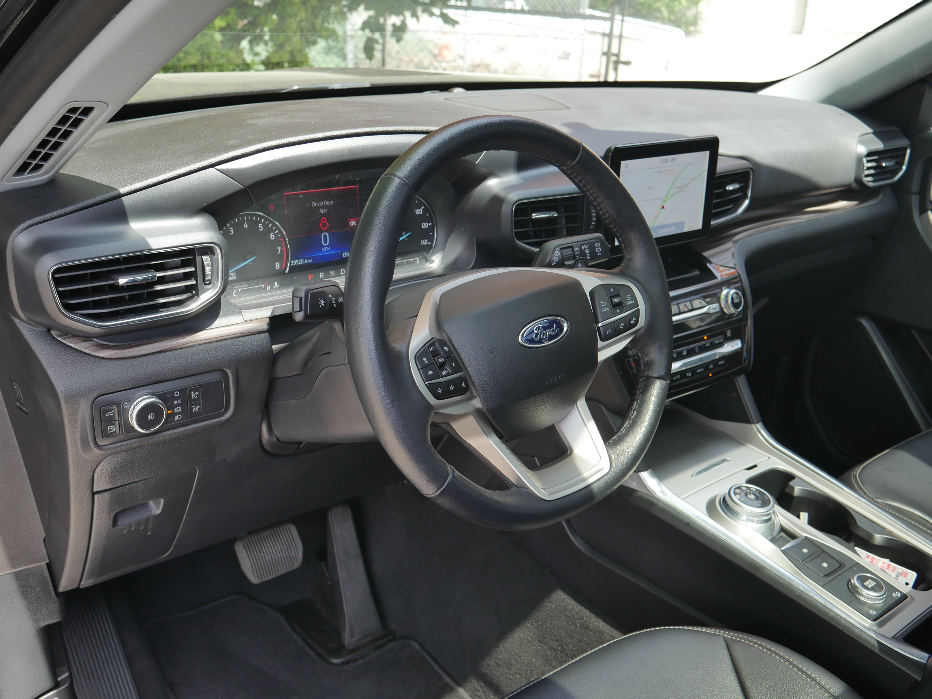 Used 2021 Ford Explorer Limited w/ Hybrid Equipment Group 310A AWD/4WD image 4