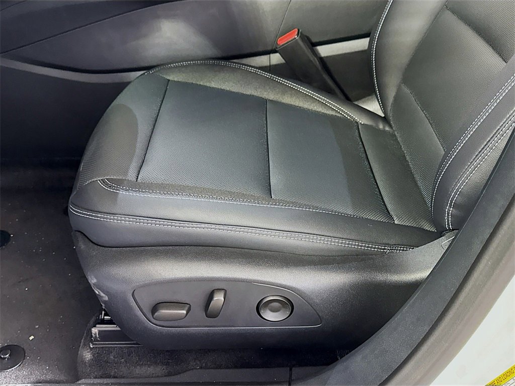 New 2025 Chevrolet Blazer EV LT image 17