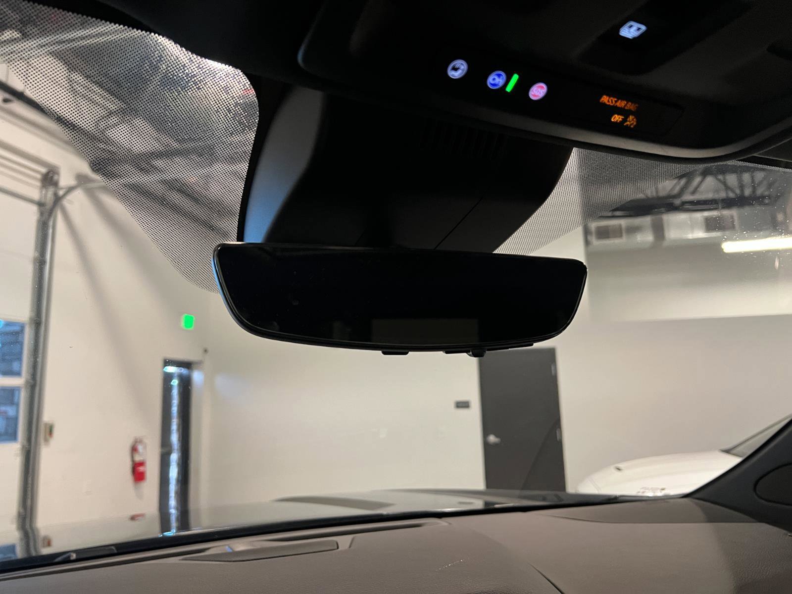 Used 2024 GMC Yukon Denali w/ Advanced Technology Package image 23