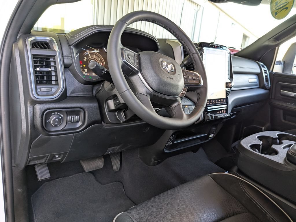 Used 2026 RAM 2500 Laramie AWD/4WD image 2