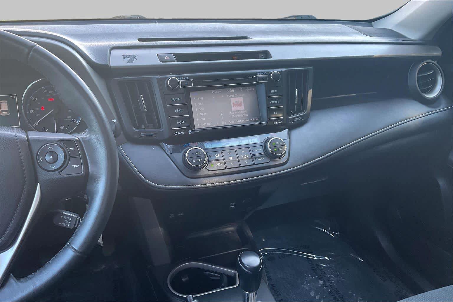 Used 2016 Toyota RAV4 XLE AWD/4WD image 6