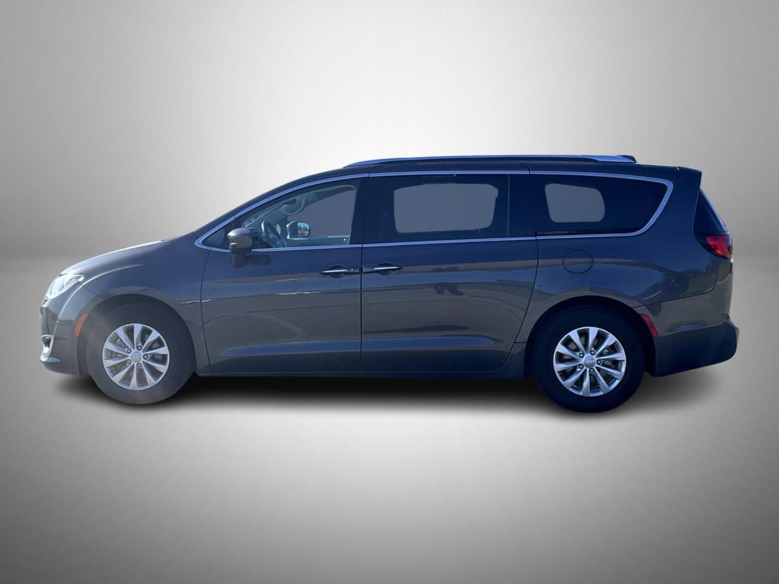 Used 2018 Chrysler Pacifica Touring-L Plus FWD image 8