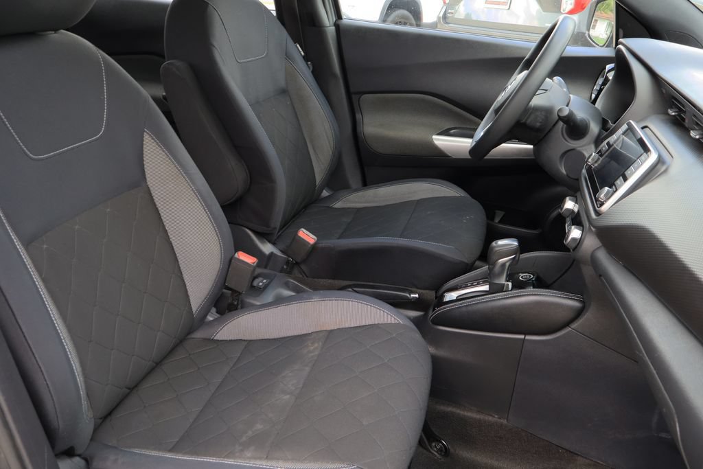 Used 2018 Nissan Kicks SV FWD image 26