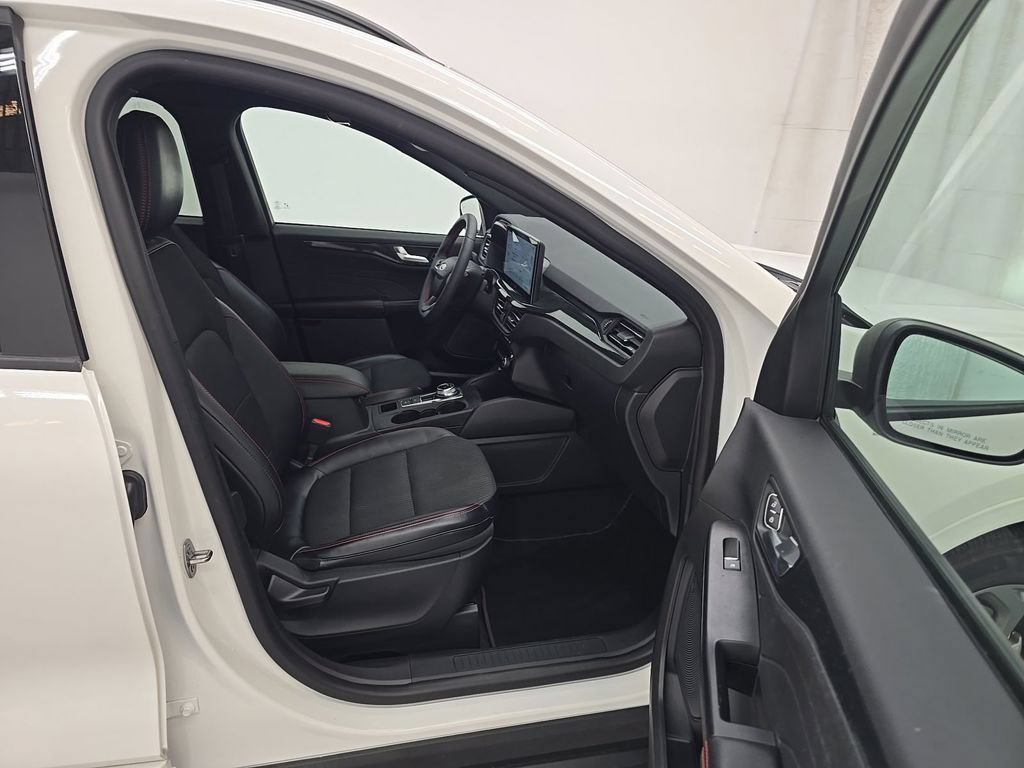 Used 2023 Ford Escape ST-Line w/ Tech Pack #1 FWD image 13
