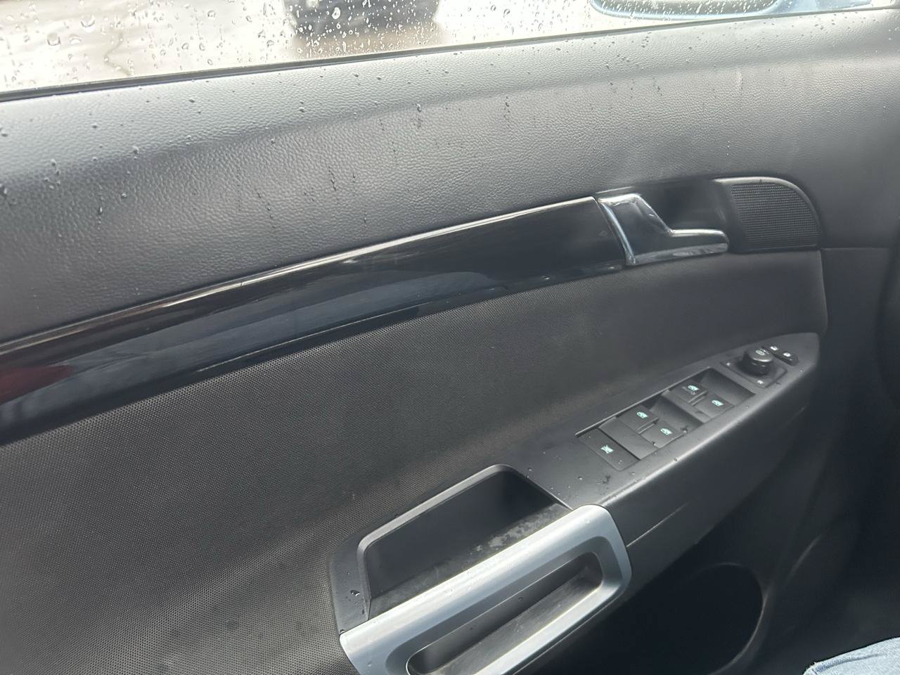Used 2013 Chevrolet Captiva Sport LT FWD image 25