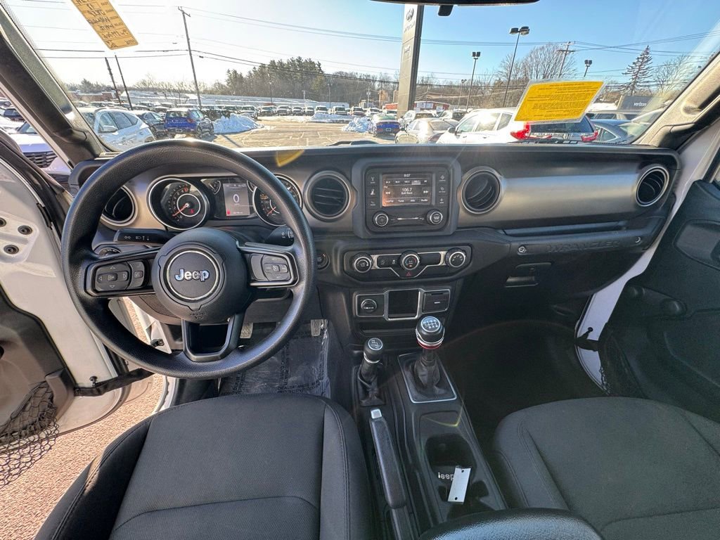 Used 2018 Jeep Wrangler Unlimited Sport image 13
