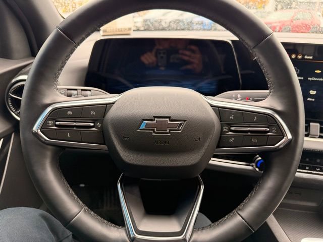 Used 2025 Chevrolet Equinox LT w/ Convenience Package II AWD/4WD image 12