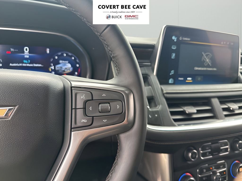 Used 2023 Chevrolet Suburban Premier image 32