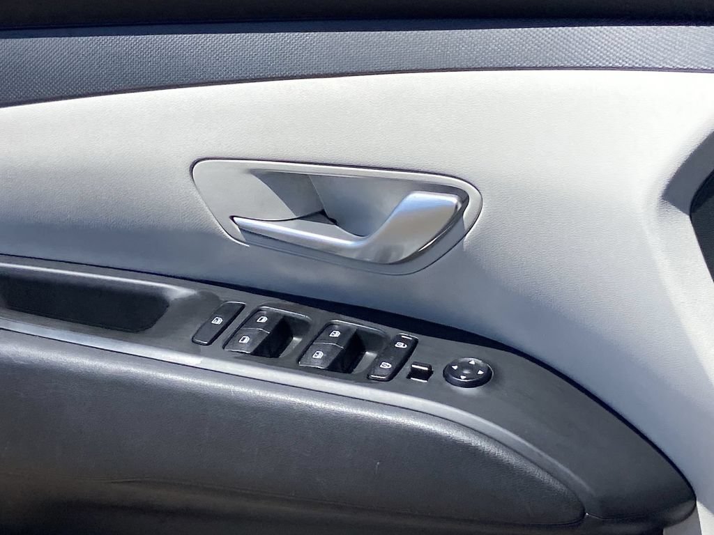Used 2022 Hyundai Tucson SEL w/ Cargo Package AWD/4WD image 18