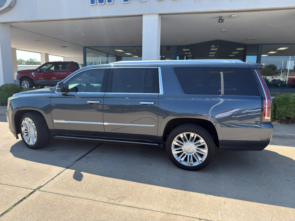 Used 2019 Cadillac Escalade ESV Platinum AWD/4WD image 24