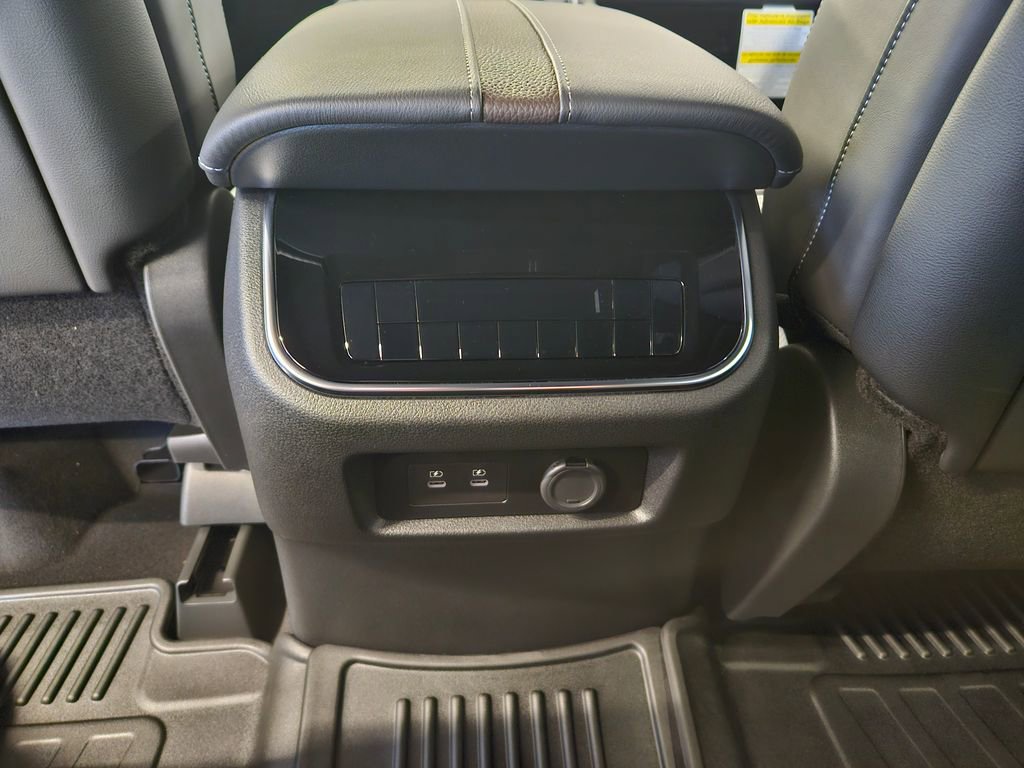 New 2026 Nissan Armada Platinum image 22