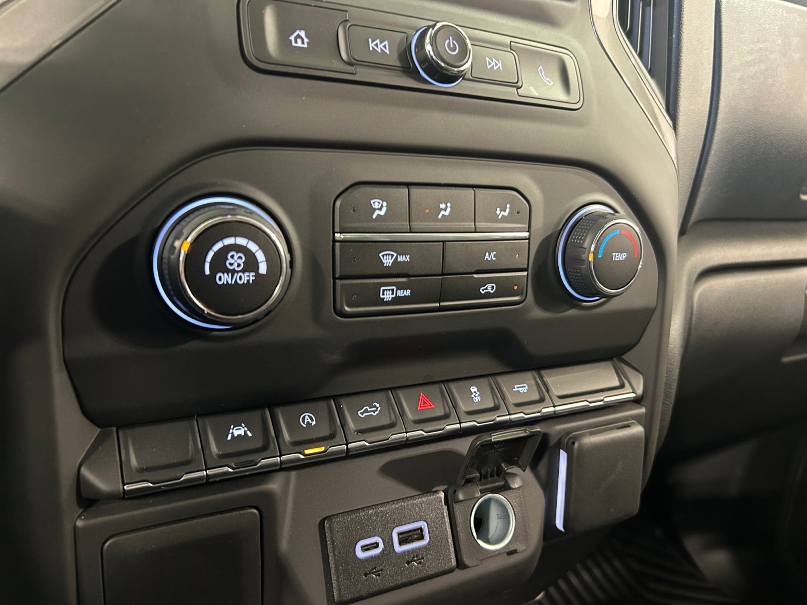 Used 2026 Chevrolet Silverado 1500 Custom RWD image 19