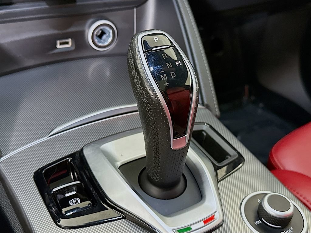 Used 2023 Alfa Romeo Stelvio Veloce AWD/4WD image 10