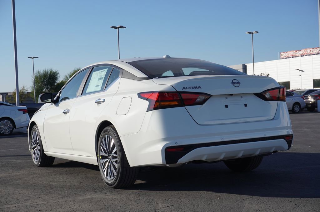 Certified 2025 Nissan Altima 2.5 SV image 3