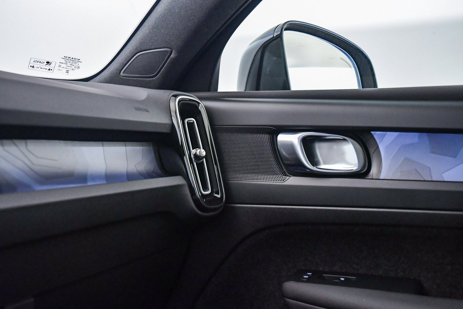 Certified 2023 Volvo C40 P8 Recharge Plus image 24