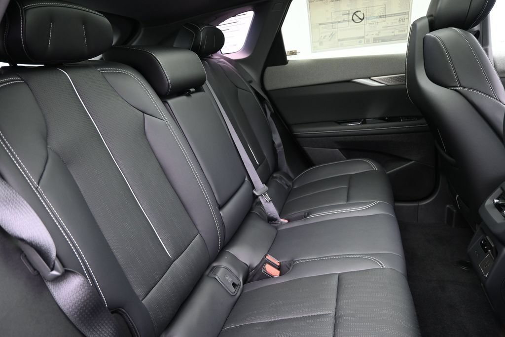 New 2027 Cadillac Optiq Premium Sport w/ LPO, Floor Liner Package AWD/4WD image 35