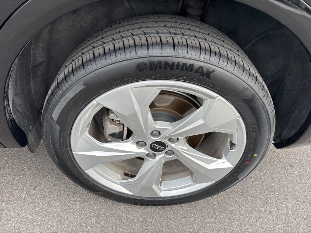 Used 2023 Audi Q5 2.0T Prestige w/ Prestige Package image 12