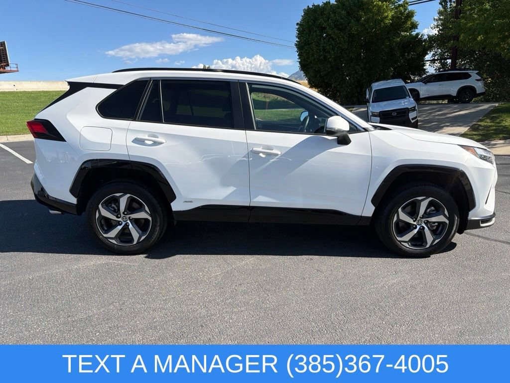 Used 2025 Toyota RAV4 SE AWD/4WD image 2