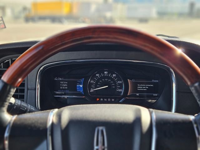 Used 2015 Lincoln Navigator 4WD image 10