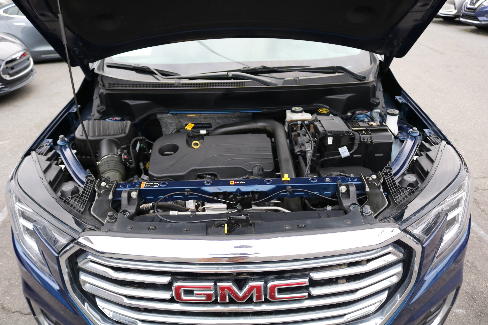 Used 2023 GMC Terrain SLT image 44