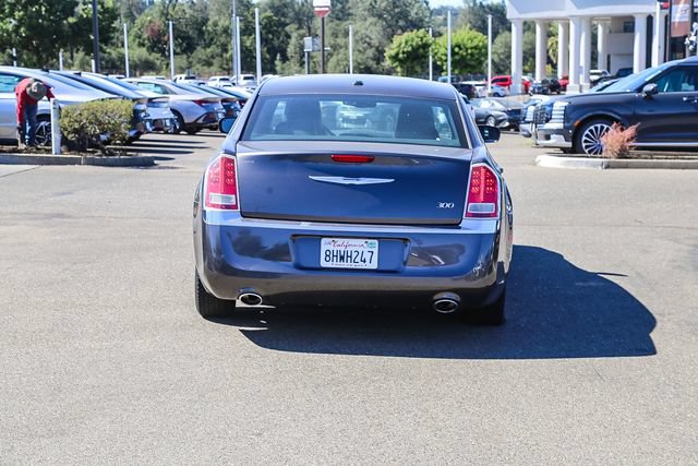 Used 2014 Chrysler 300 RWD image 4