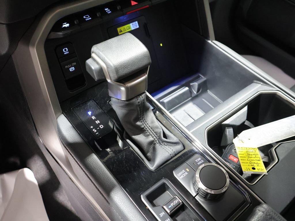 Used 2023 Toyota Tundra Limited AWD/4WD image 29