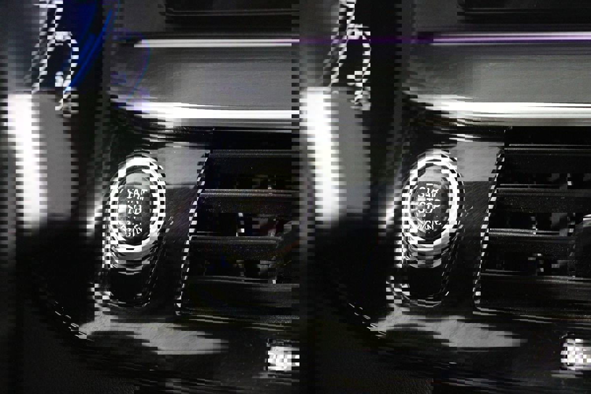 Used 2023 BMW 530e 530e w/ M Sport Package image 19