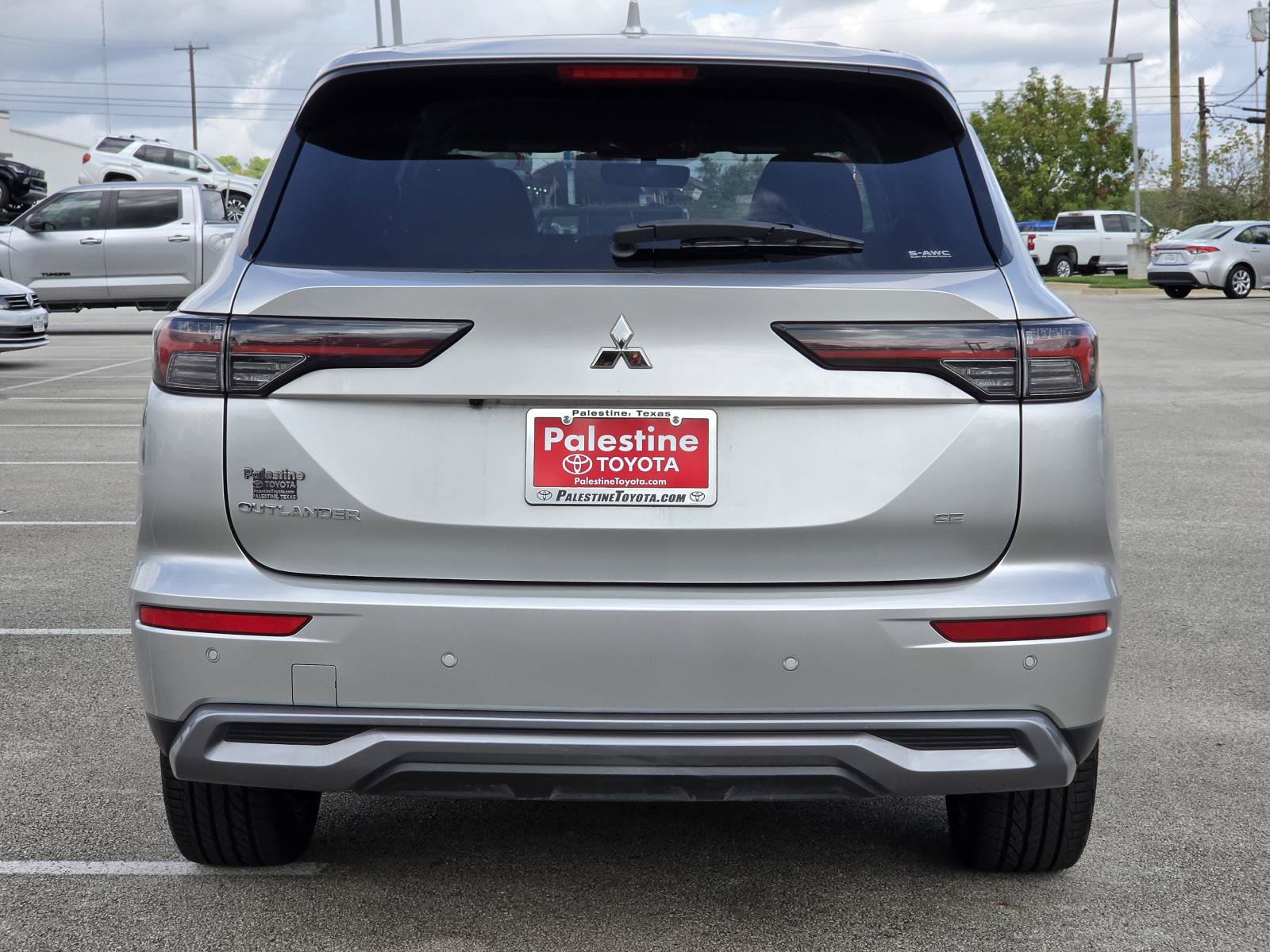 Used 2025 Mitsubishi Outlander SE AWD/4WD image 5