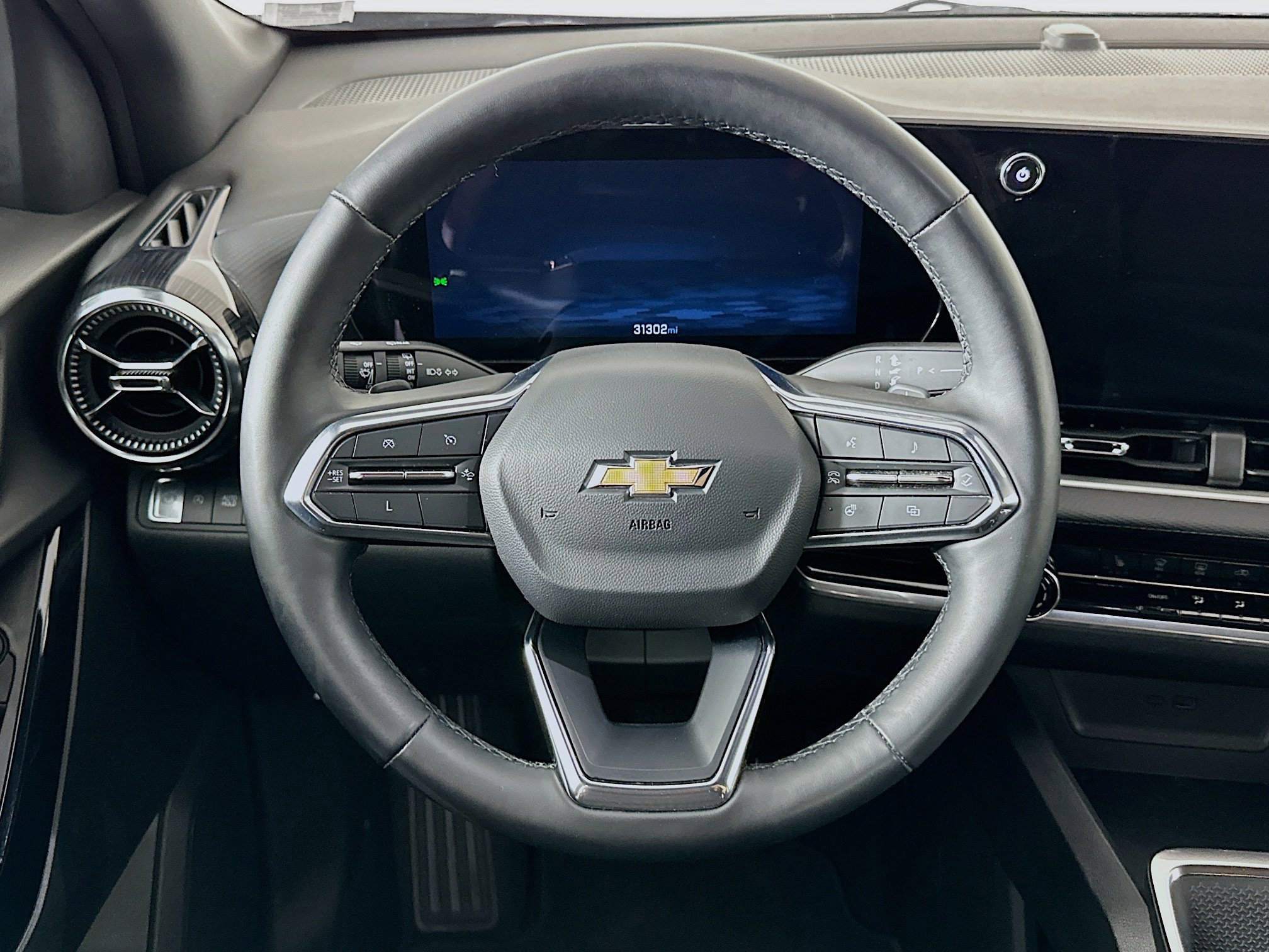 Used 2025 Chevrolet Equinox LT FWD image 18