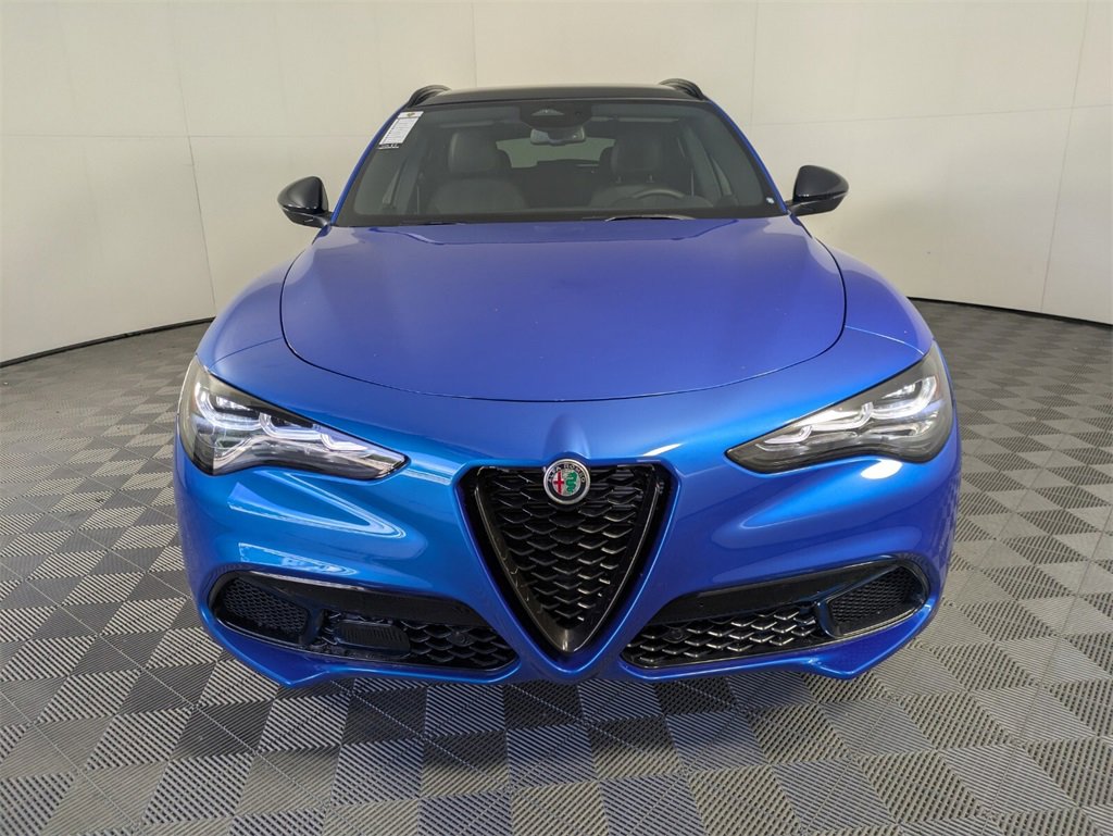 New 2025 Alfa Romeo Stelvio Sprint image 2