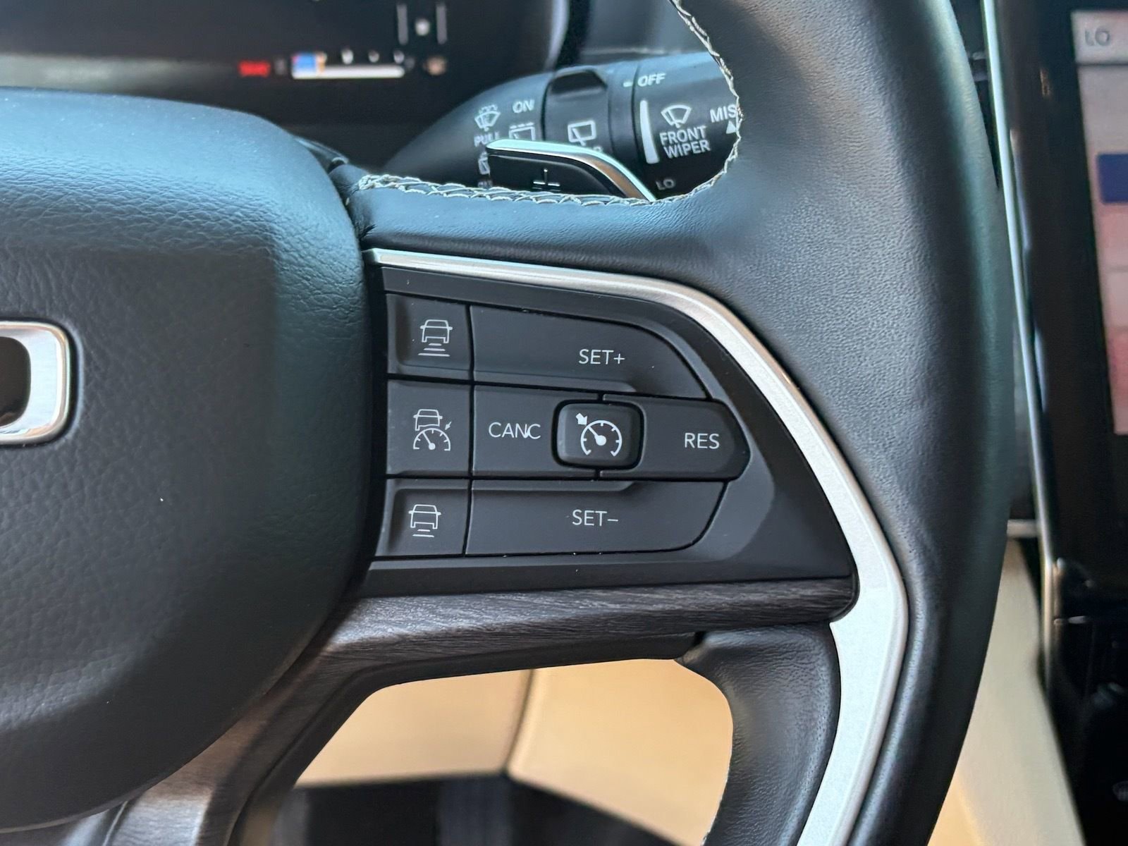 Used 2021 Jeep Grand Cherokee L Limited AWD/4WD image 17